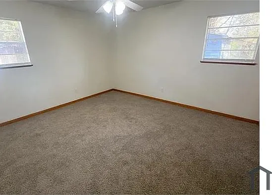 2242 Castle Hill Dr — Photo 2