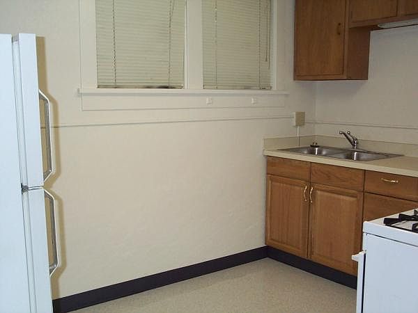 2nd image of 1302 Grandview Avenue Down