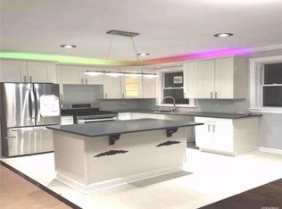 11011 14th Rd #2F, College Point, NY 11356