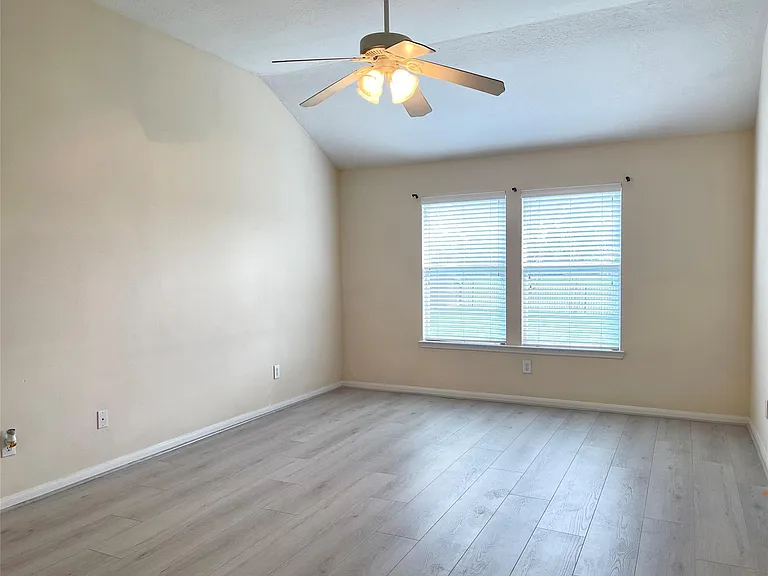 910 Pickett Hill Ln — Photo 11