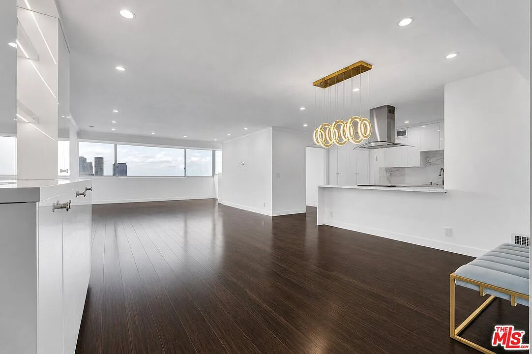 2 bed, 2.0 bath, 1550 sqft, $7,495 — Photo 1