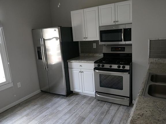 3rd image of 3767 Isabella Ave #2