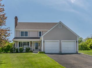 8 Howes Ct, Ridgefield, CT 06877