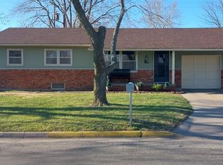 907 E 14th Ave, Hutchinson, KS 67501
