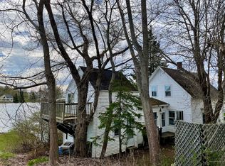 8 Islander Ln, Vinalhaven, ME 04863