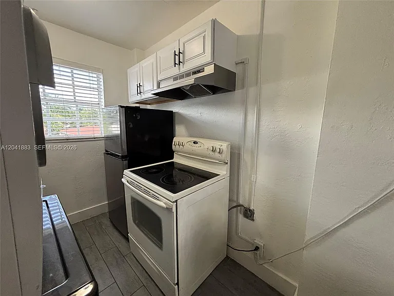 1843 Dewey St #114 — Photo 4