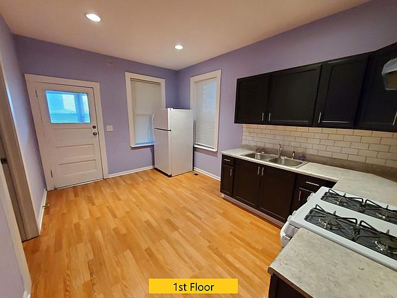 4th image of 4513 S Whipple St #1