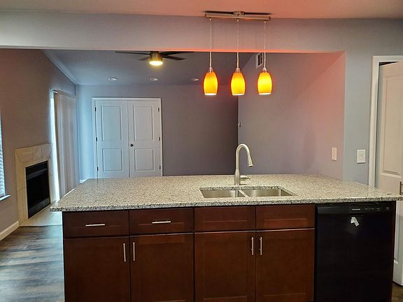 4th image of 4025 Colonial Sun Dr
