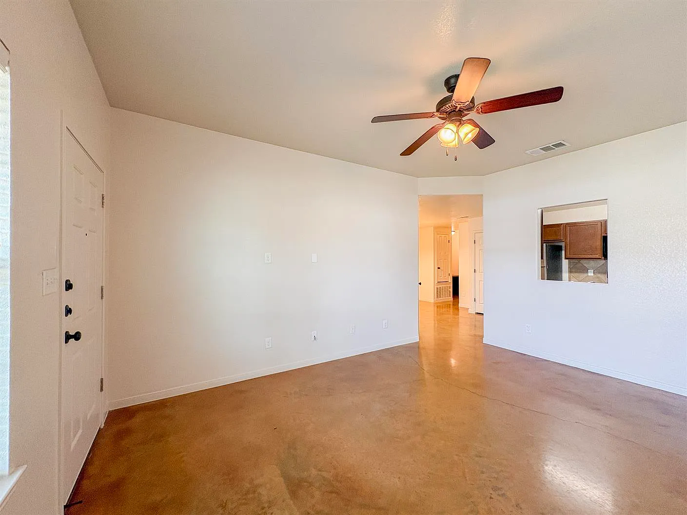 517 Kendra Dr — Photo 2