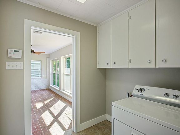 Laundry & Sunroom