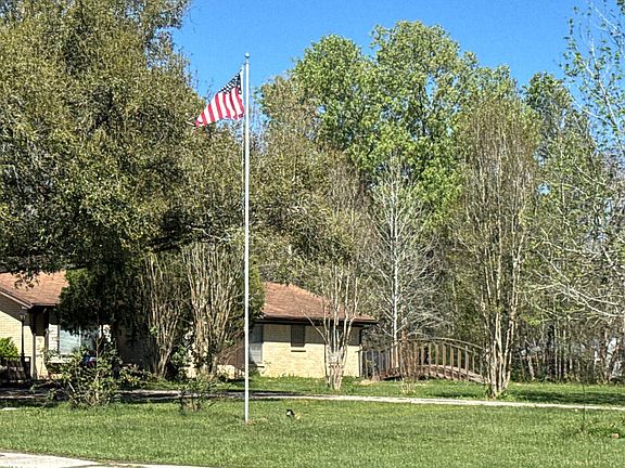 2nd image of 123 Jefferson Ln