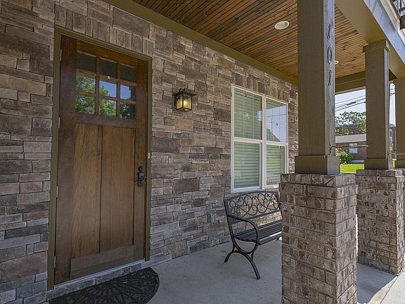 2nd image of 101 13th Avenue Cir