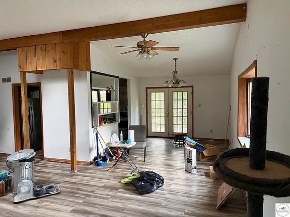 4th image of 1032 Halifax Rd