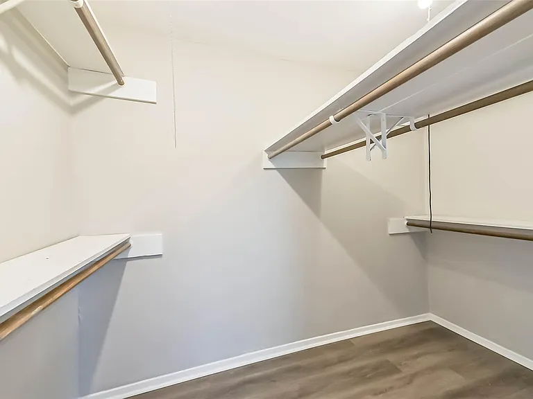 2406 Pilgrims Bend Dr — Photo 32