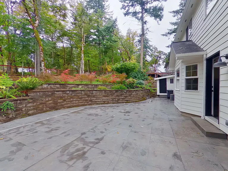 890 Pine Forest Dr — Photo 2
