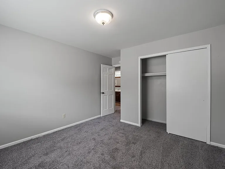 Woodside — Photo 10