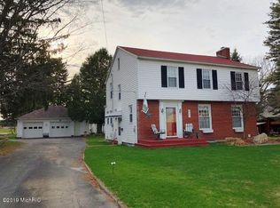 821 S Chestnut St, Reed City, MI 49677