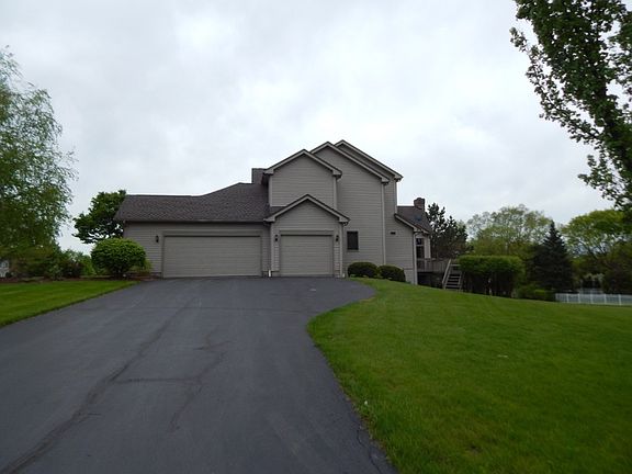 4th image of 31 Fox Hill Dr