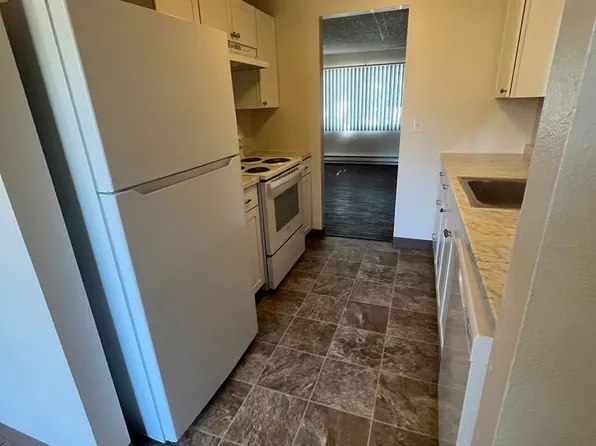 Sunset Villa, 360 S Locust St #360, Canby, OR 97013