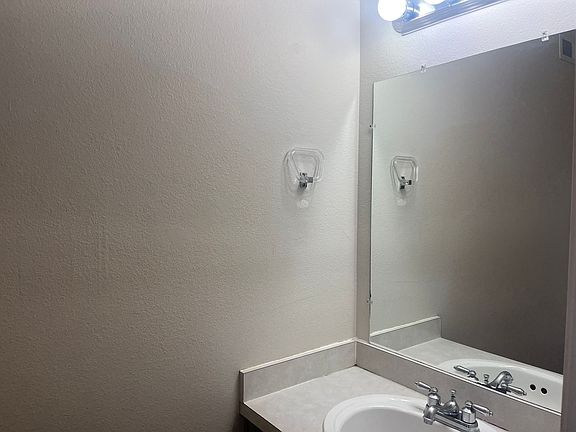3rd image of 1006 S Inglewood Ave #15
