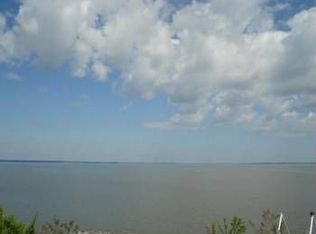 18204 Morgarts Beach Ln, Smithfield, VA 23430