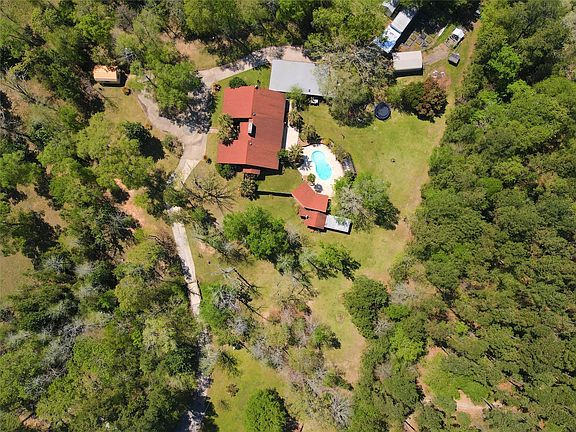 4th image of 224 N Lake Dr