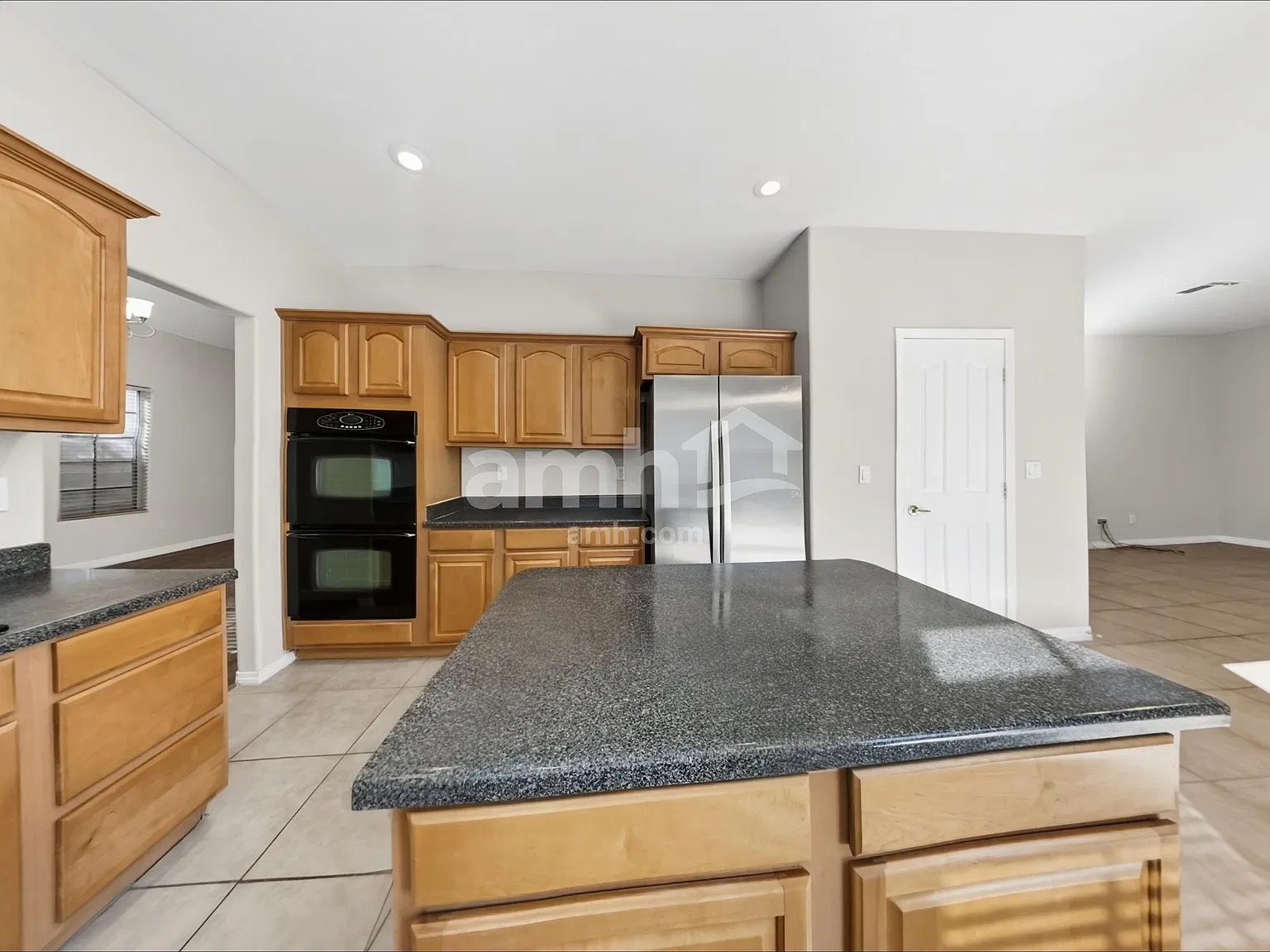 5 bed, 3.0 bath, 2362 sqft, $2,985 — Photo 4