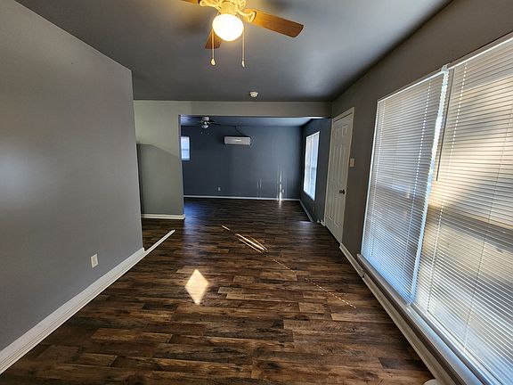 4th image of 213 Meadow Park Dr