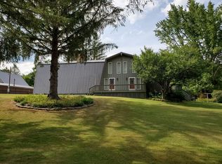 195 11th St, Rupert, WV 25984