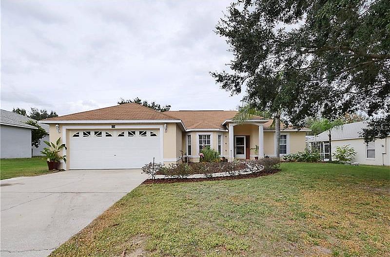 1st image of 819 Park Valley Cir