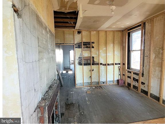 4th image of 2318 W Venango St