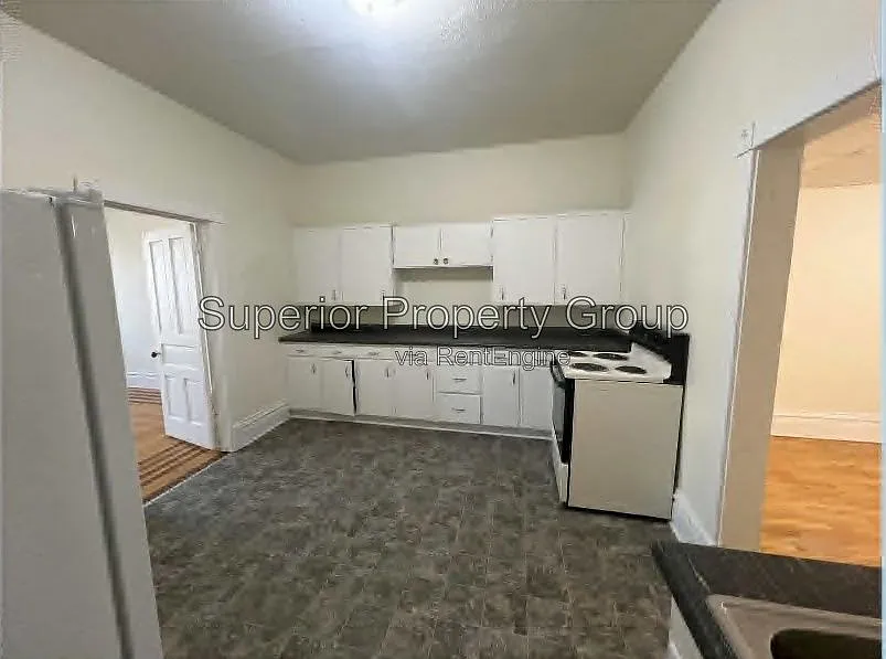 2 bed, 1.0 bath, $750 — Photo 4