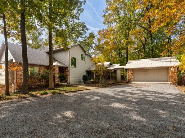 2565 Dogwood Rd, Carbondale, IL 62902