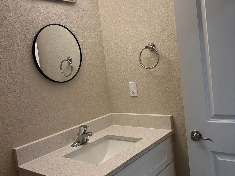 Shared bath for bedroom #3 and #4
