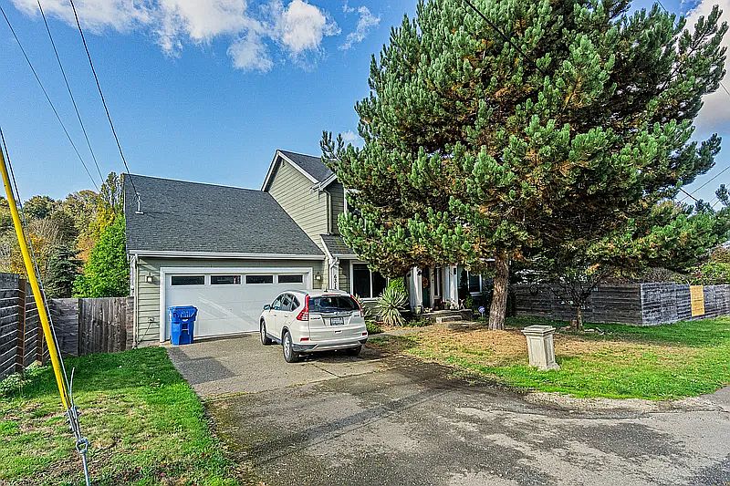 Front of house from 23rd Ave.