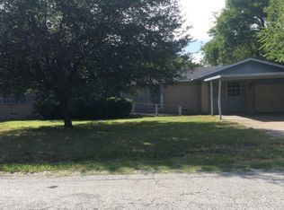 900 S Frances St, Terrell, TX 75160