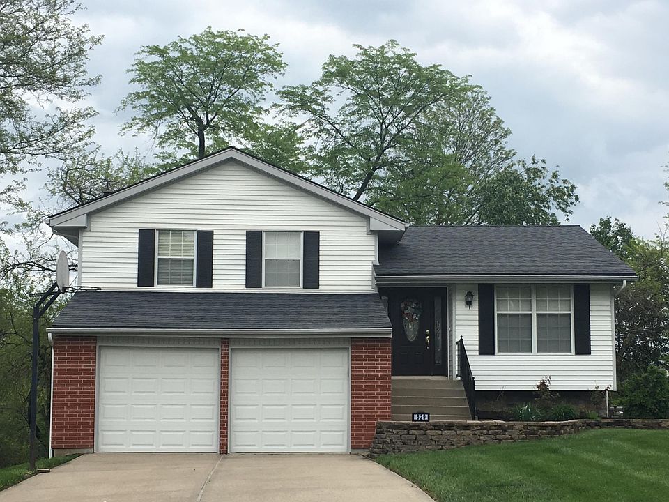 1st image of 629 NE Bristol Dr