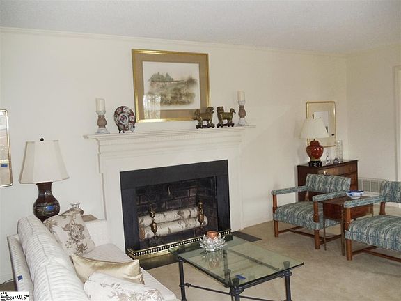 3rd image of 204 Stone Lake Dr