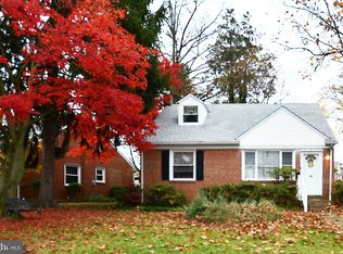 101 Hillview Dr, Springfield, PA 19064