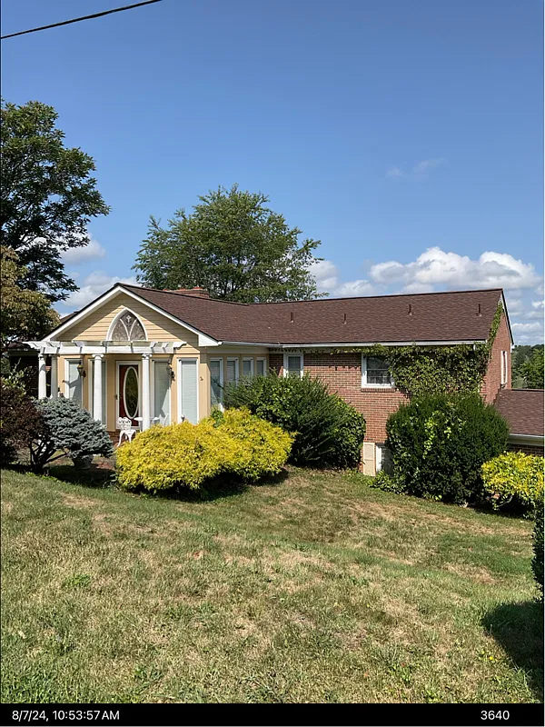 3 bed, 1971 sqft, $1,495 — Photo 1