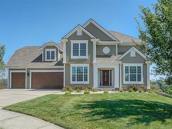 2nd image of 909 Redwood Ct