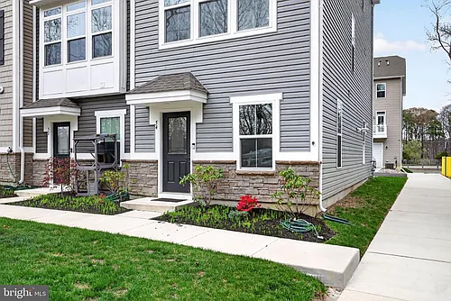 54 Sidney Ln Photo 1