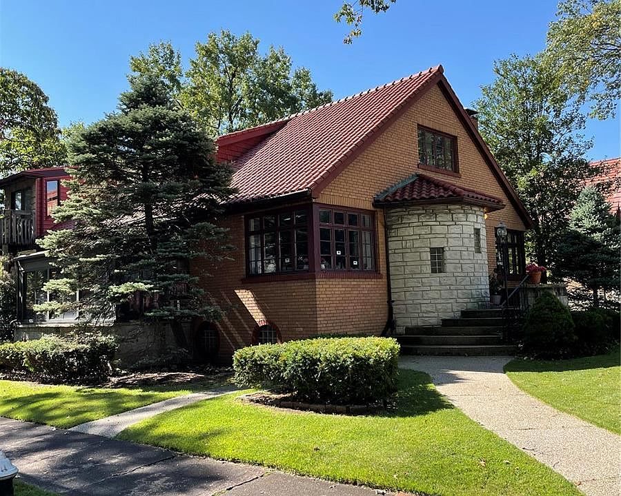 2nd image of 6402 Lansdowne Ave