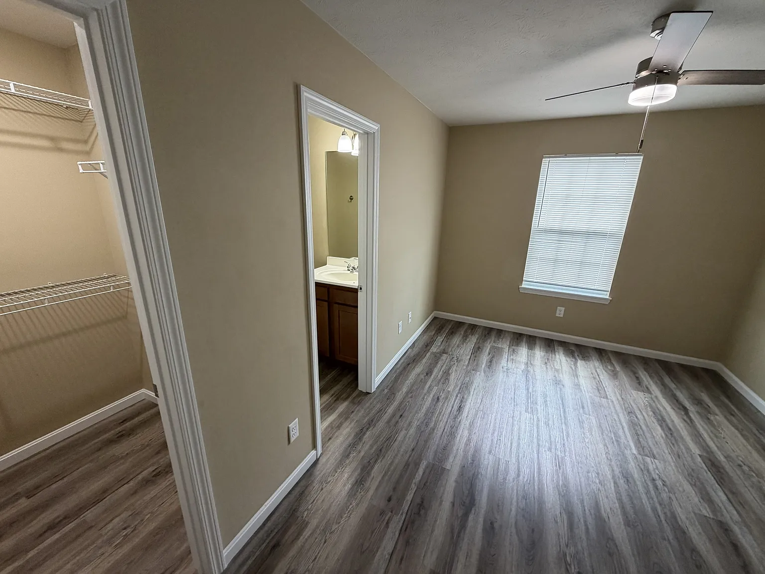 288 Pineview Drive - 1 — Photo 3