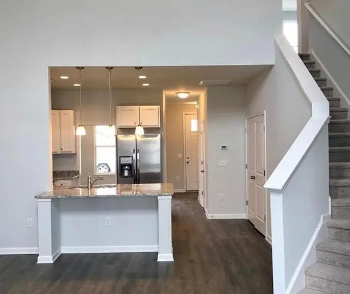 577 Orbison Dr — Photo 1