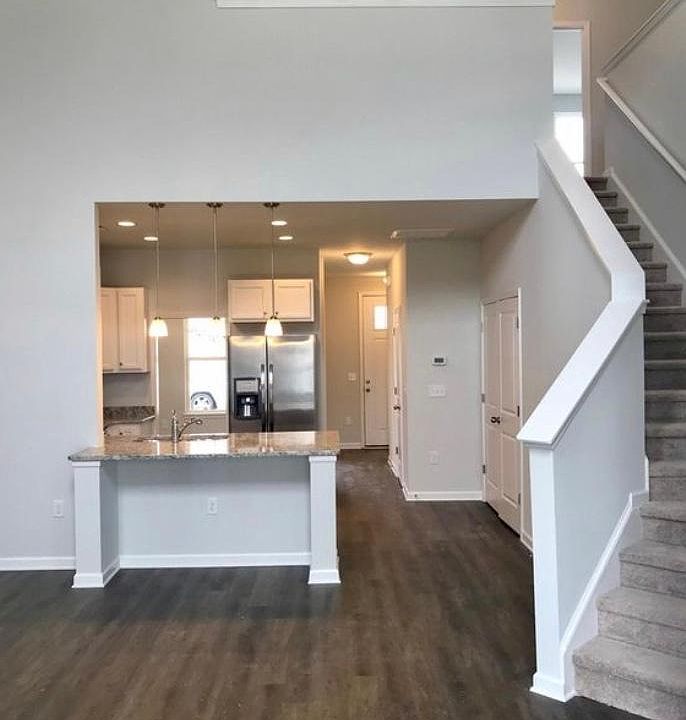 1st image of 577 Orbison Dr