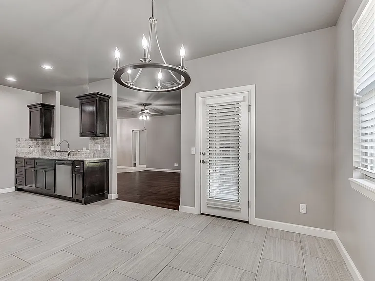 2709 Pacifica Ln — Photo 30