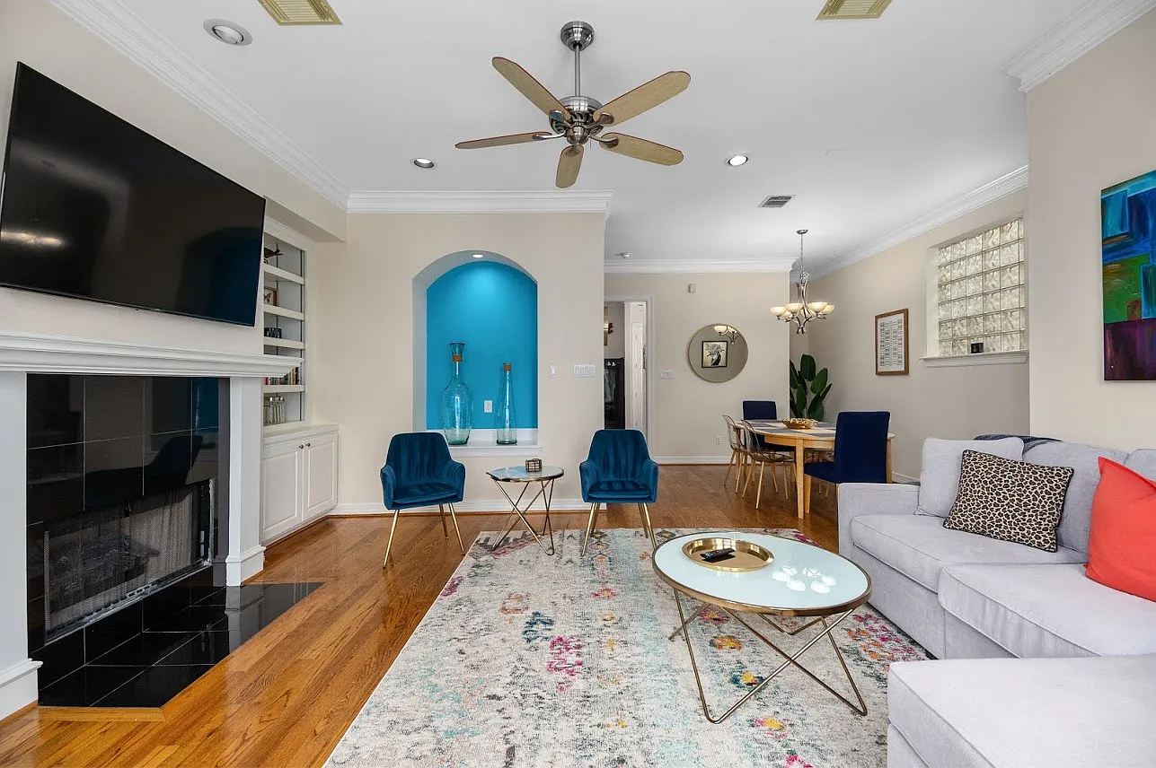 3 bed, 2001 sqft, $3,500 — Photo 3