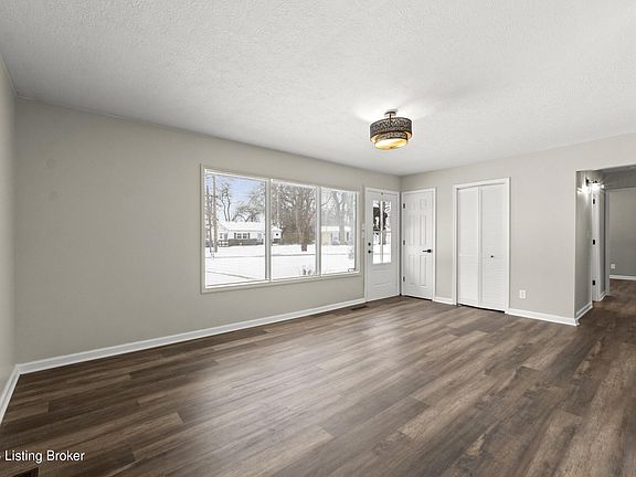3rd image of 9935 Appollo Ct