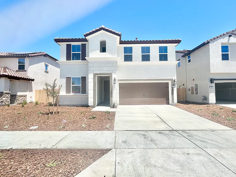 367 Glass Beach Dr — Photo 1